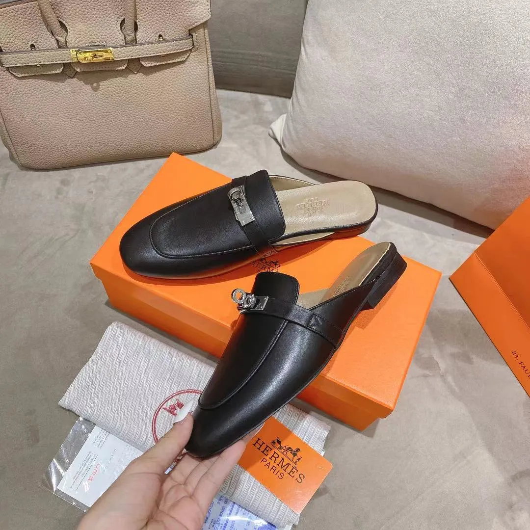 👟👟Ex-factory price 440👟👟Hermes/Hermes new kelly buckle sandal mule shoes for women flat toe lazy shoes and half slippers😄😄😄 Fabric: calfskin lining: sheepskin lining/3D floral cloth🌸🌸🌸 Code number: 35 36 37 38 39 40 41 Color: Black White Brown Outsole: Anti-leather pattern rubber outsole